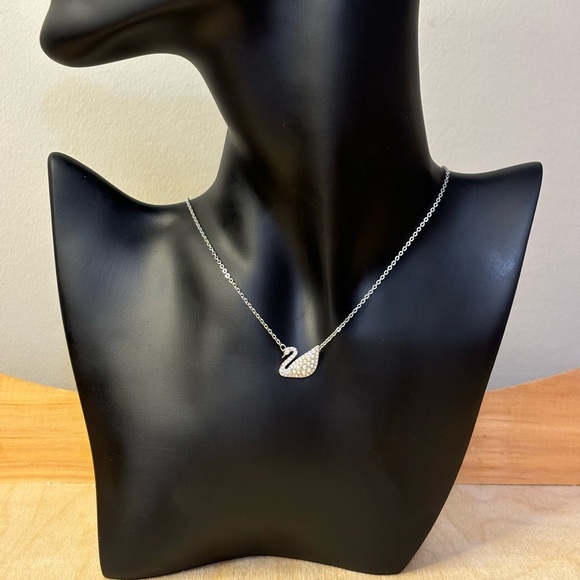 Iconic Swarovski Swan Necklace - Picture 4 of 12